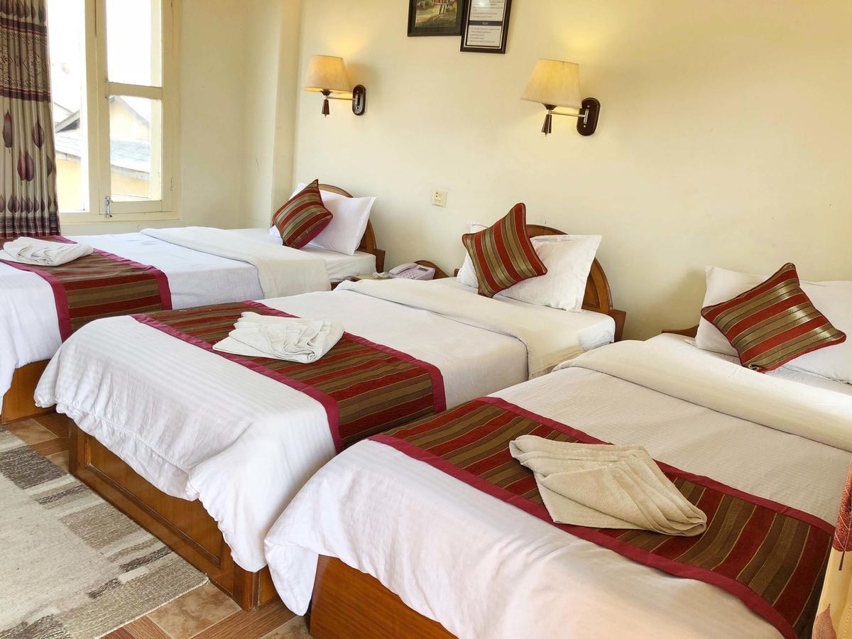 Hotel Grand Holiday Покхара Экстерьер фото