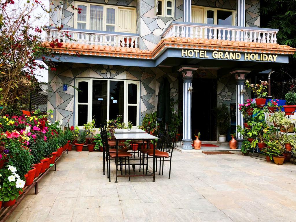 Hotel Grand Holiday Покхара Экстерьер фото