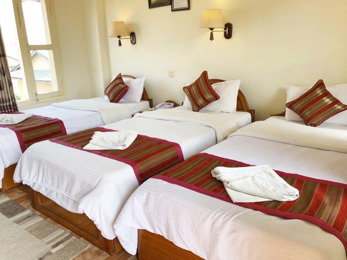 Hotel Grand Holiday Покхара Экстерьер фото