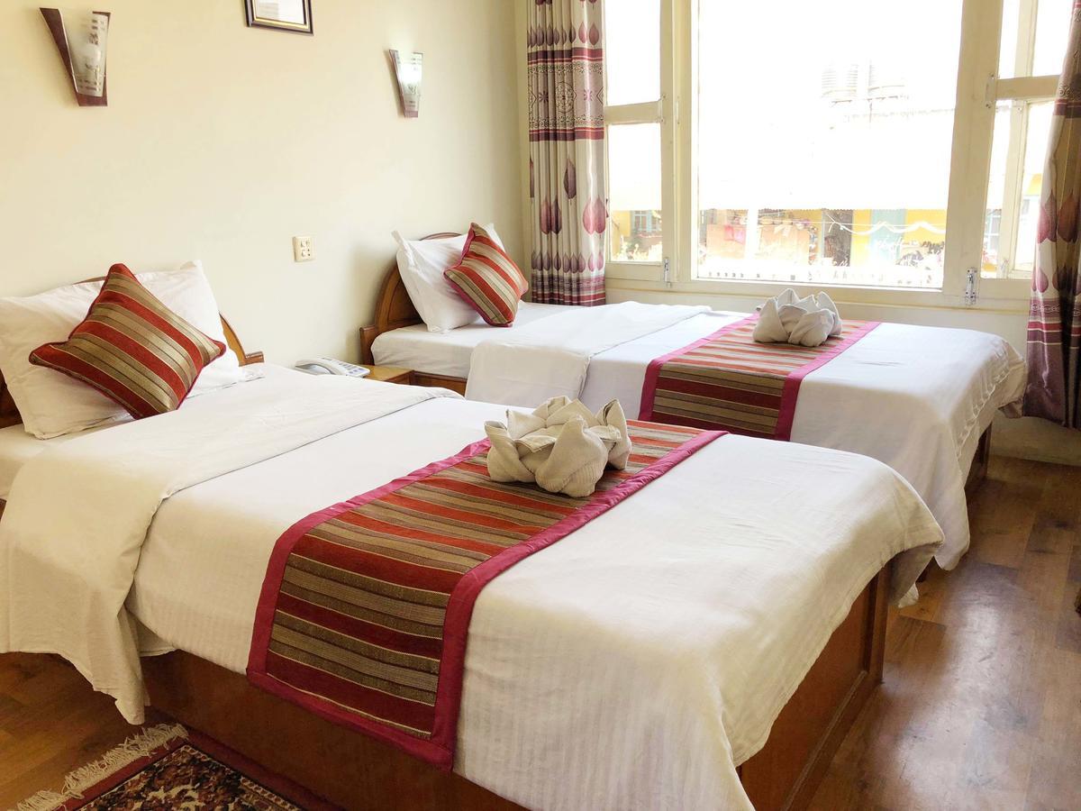 Hotel Grand Holiday Покхара Экстерьер фото