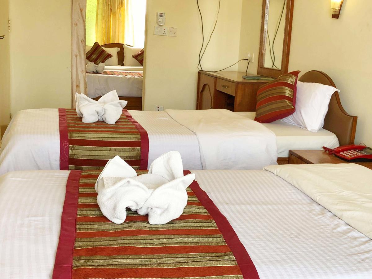 Hotel Grand Holiday Покхара Экстерьер фото