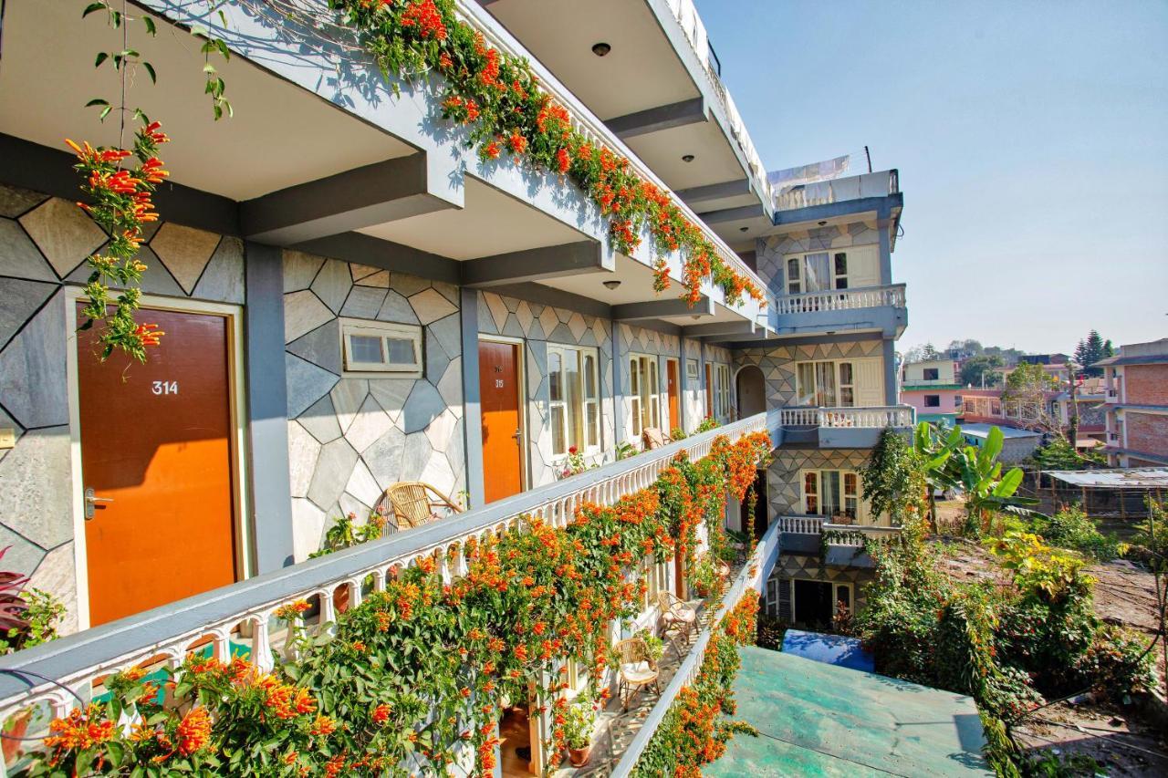 Hotel Grand Holiday Покхара Экстерьер фото