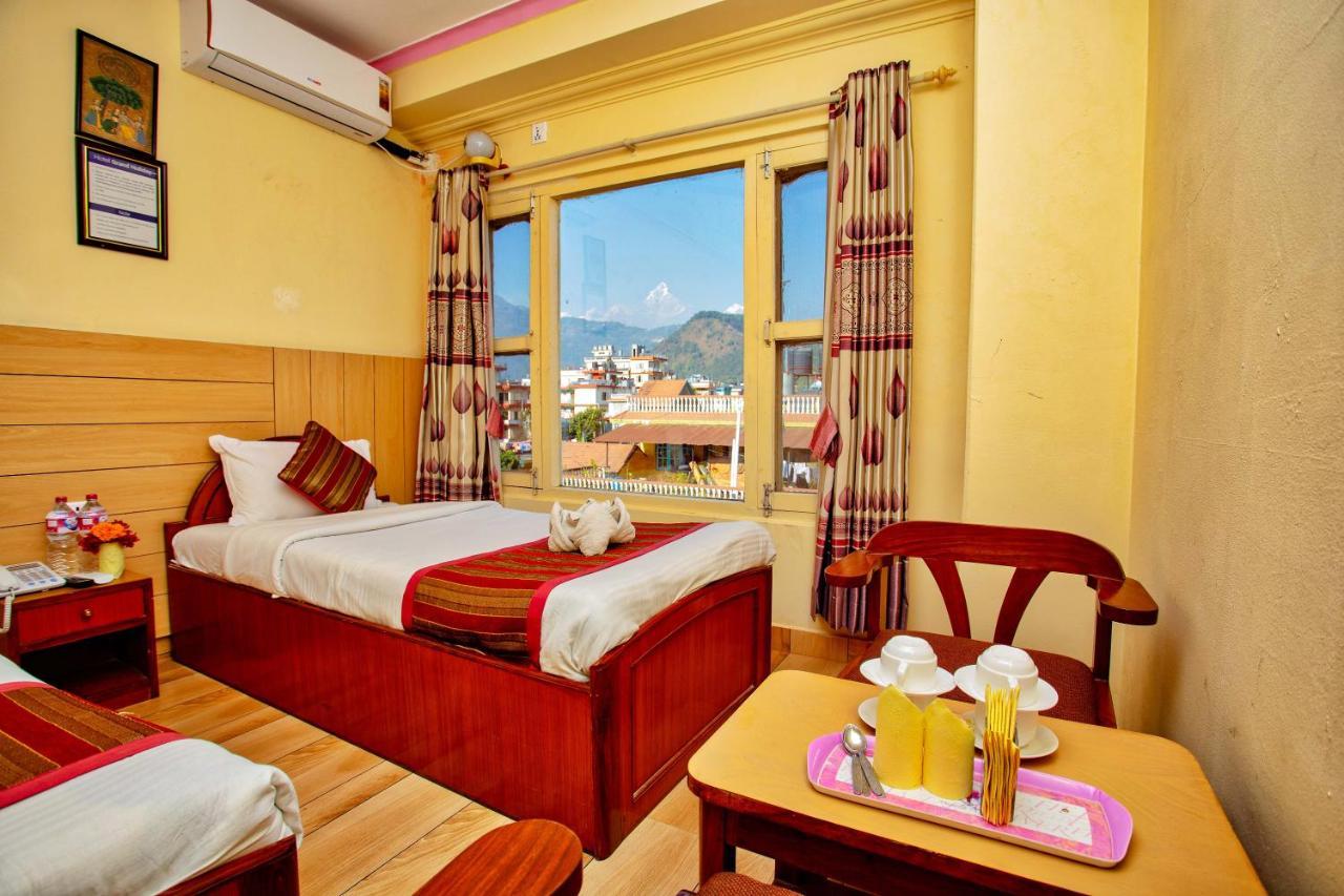 Hotel Grand Holiday Покхара Экстерьер фото