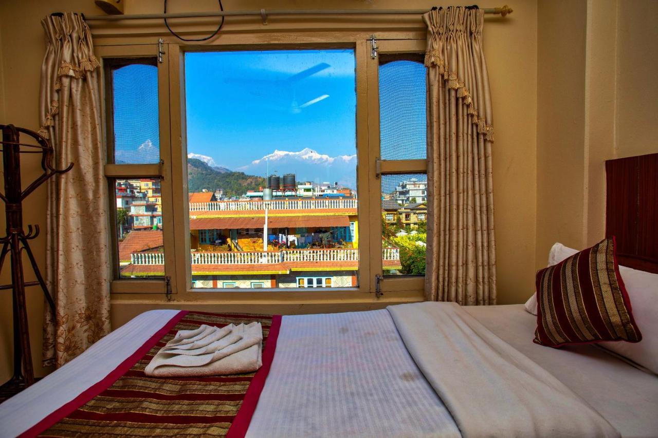 Hotel Grand Holiday Покхара Экстерьер фото