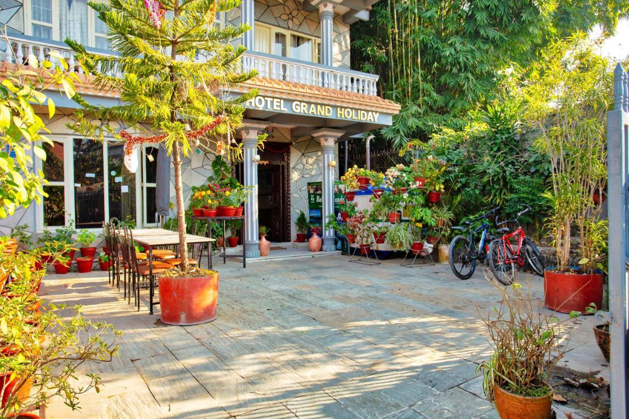Hotel Grand Holiday Покхара Экстерьер фото